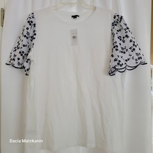 NWT Ann Taylor Top w/Embroidery Sleeves